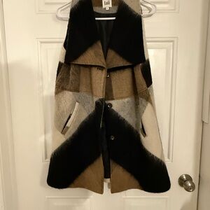 Luii Elegant Black and Brown Vest